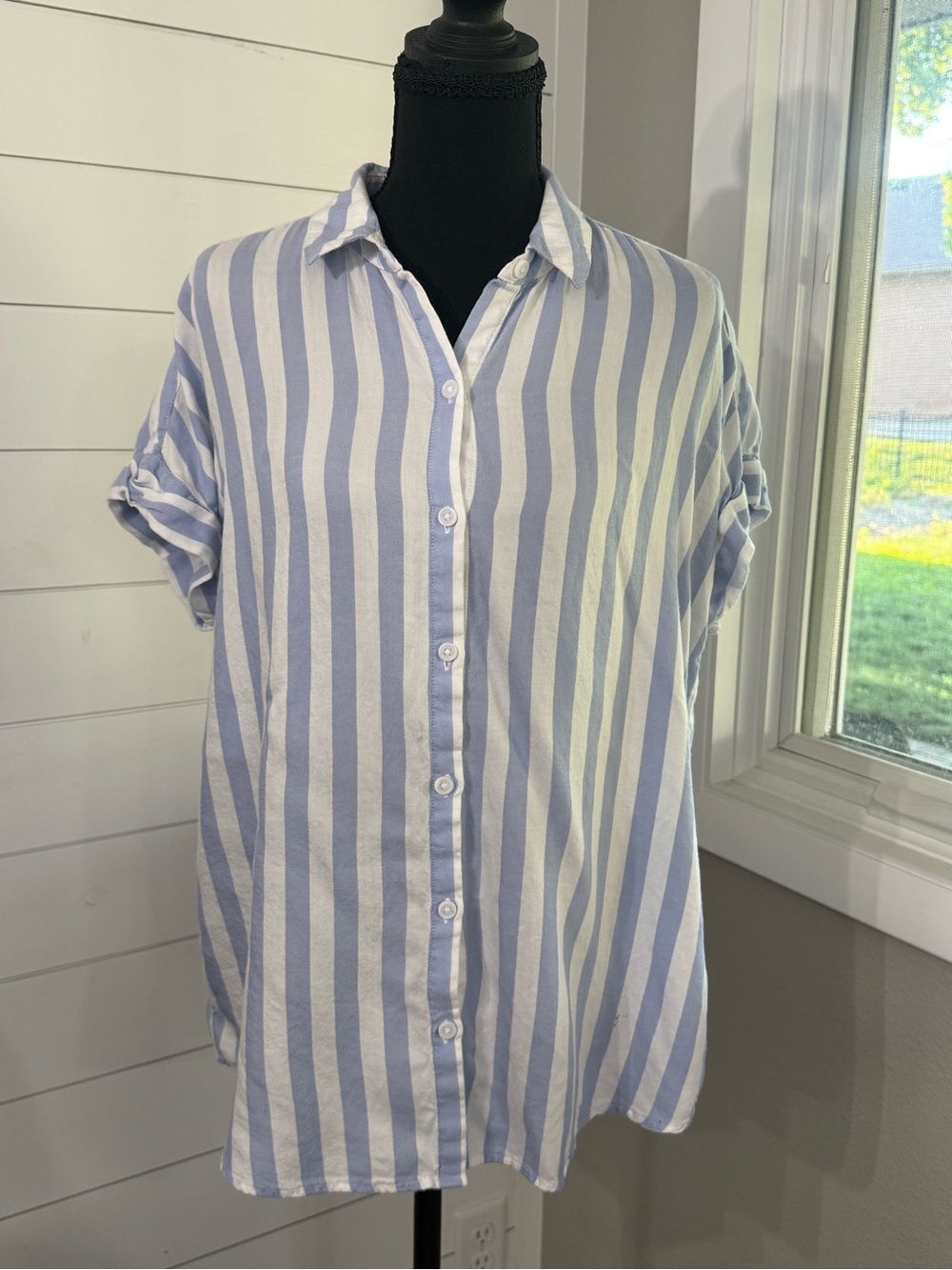 beachlunchlounge Blue White Striped Collared Button-Up Short Sleeve Womens M